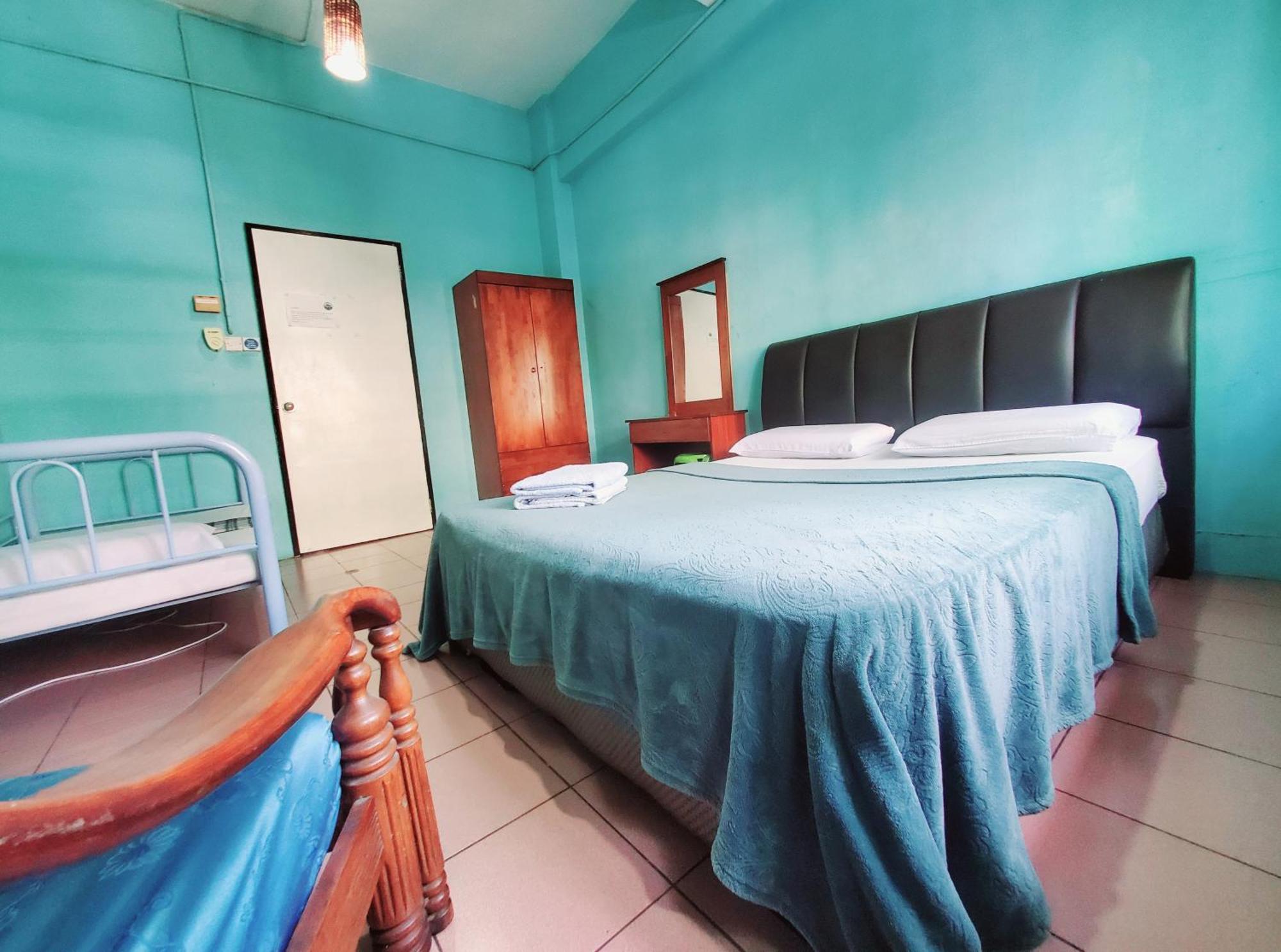 The Jesselton Cabin Sdn Bhd Кота-Кінабалу Екстер'єр фото